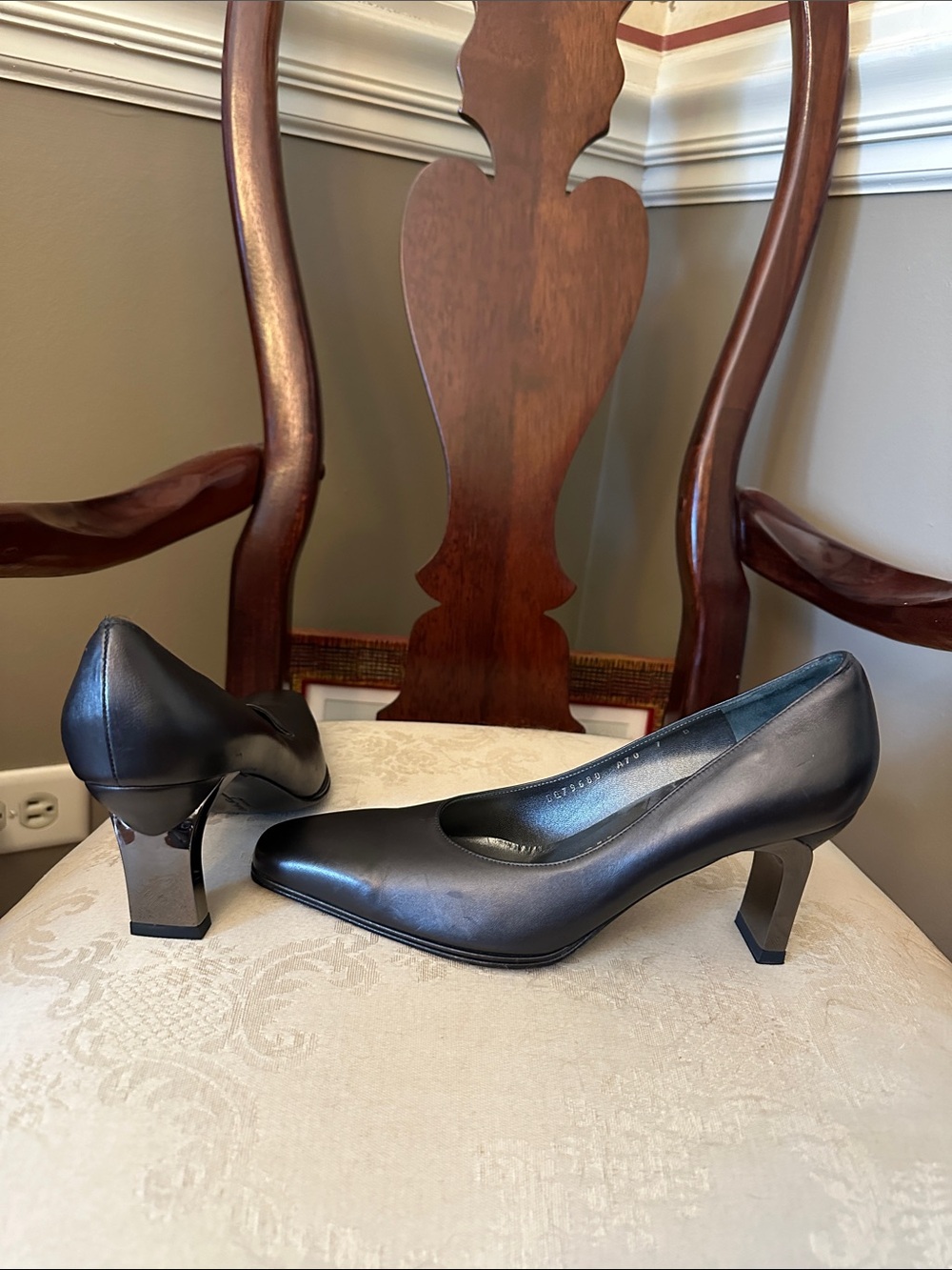 Salvatore Ferragamo Sangria leather heels made in Florence, Italy, never worn